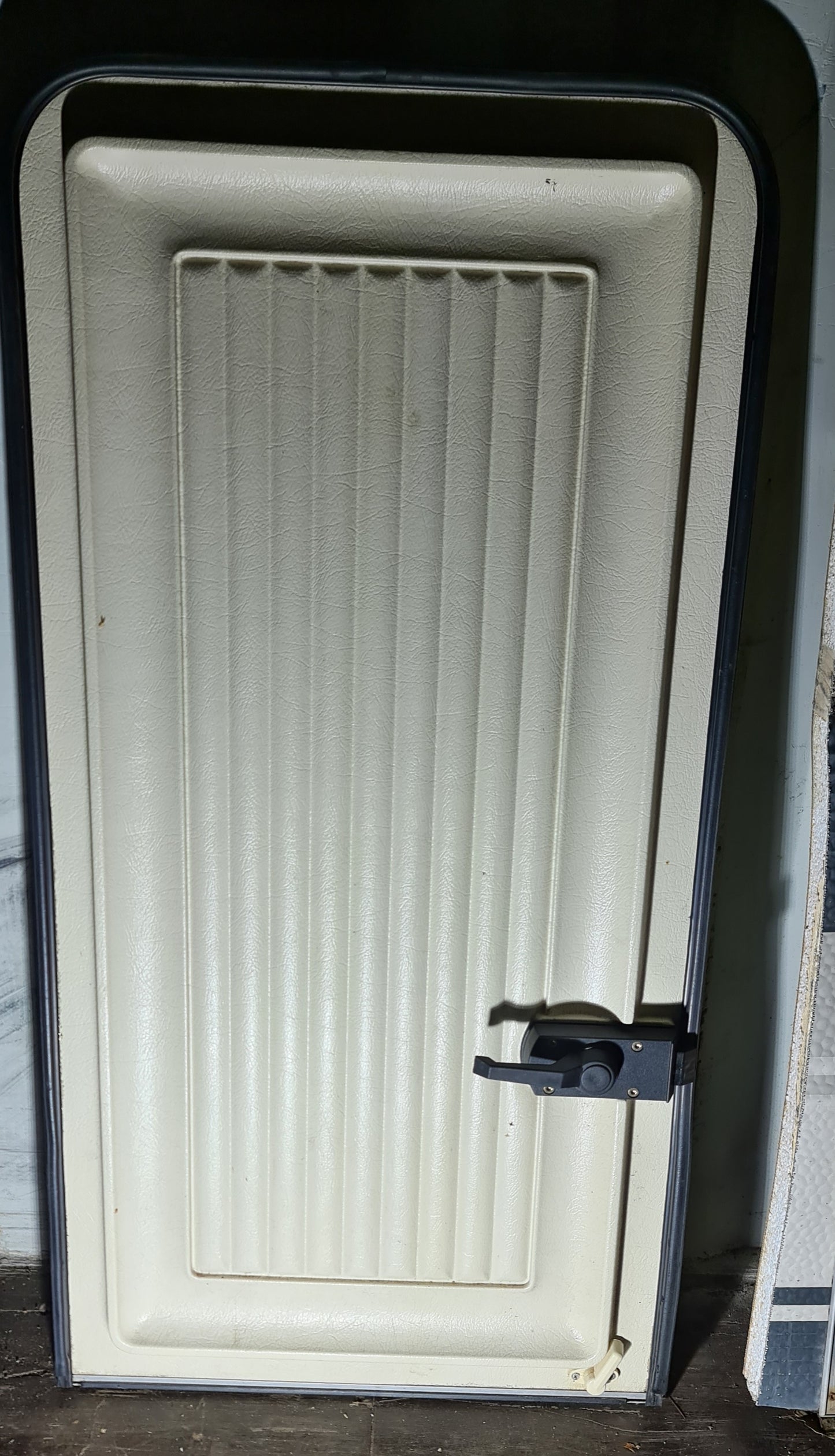 Hobby / Hartal Wohnwagen oberes Türblatt rechtsangeschlagen Tür Eingangstür Türflügel 1986 - 1998