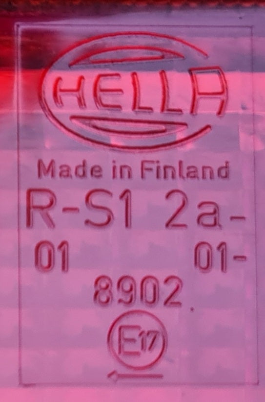 Hella 8902 Rückleuchte Rücklicht R-S1 2a- / 2a R-S1, 3-Kammer für Hobby Wohnwagen BJ 1990 - 1998