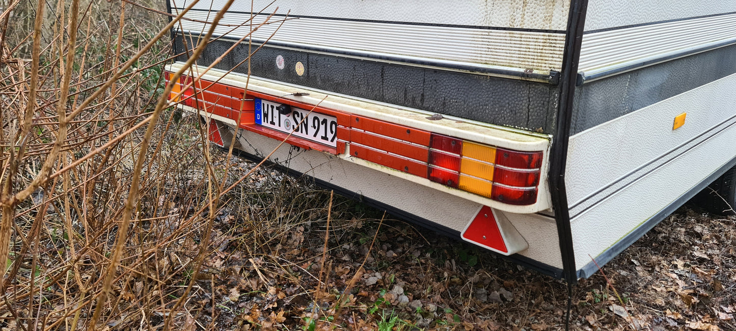 Leuchtenträger Hobby Prestige Wohnwagen 200 cm weiß mit Hella Rückleuchten