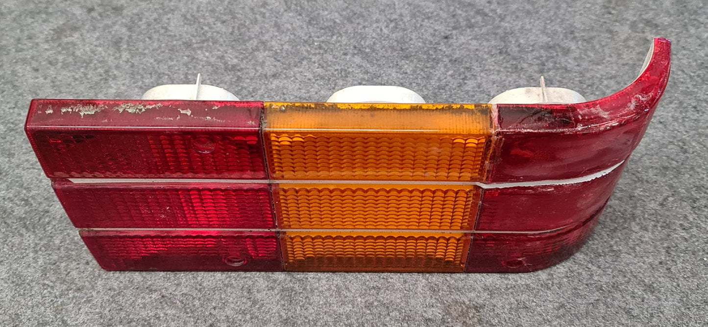 Hella 8902 Rückleuchte Rücklicht R-S1 2a- / 2a R-S1, 3-Kammer für Hobby Wohnwagen BJ 1990 - 1998