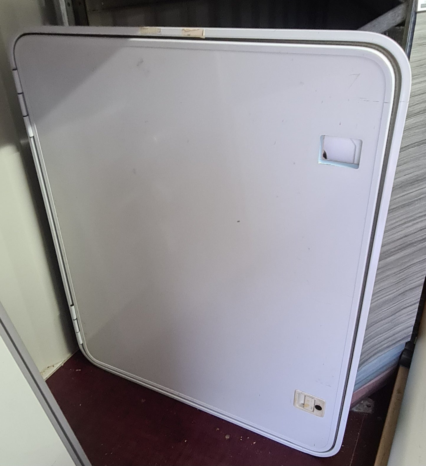 System 2000 Service-Kofferklappe / Tür der Wohnmobil Heckgarage Klappe Serviceklappe BxH = 103x122 cm / 103 x 128 cm
