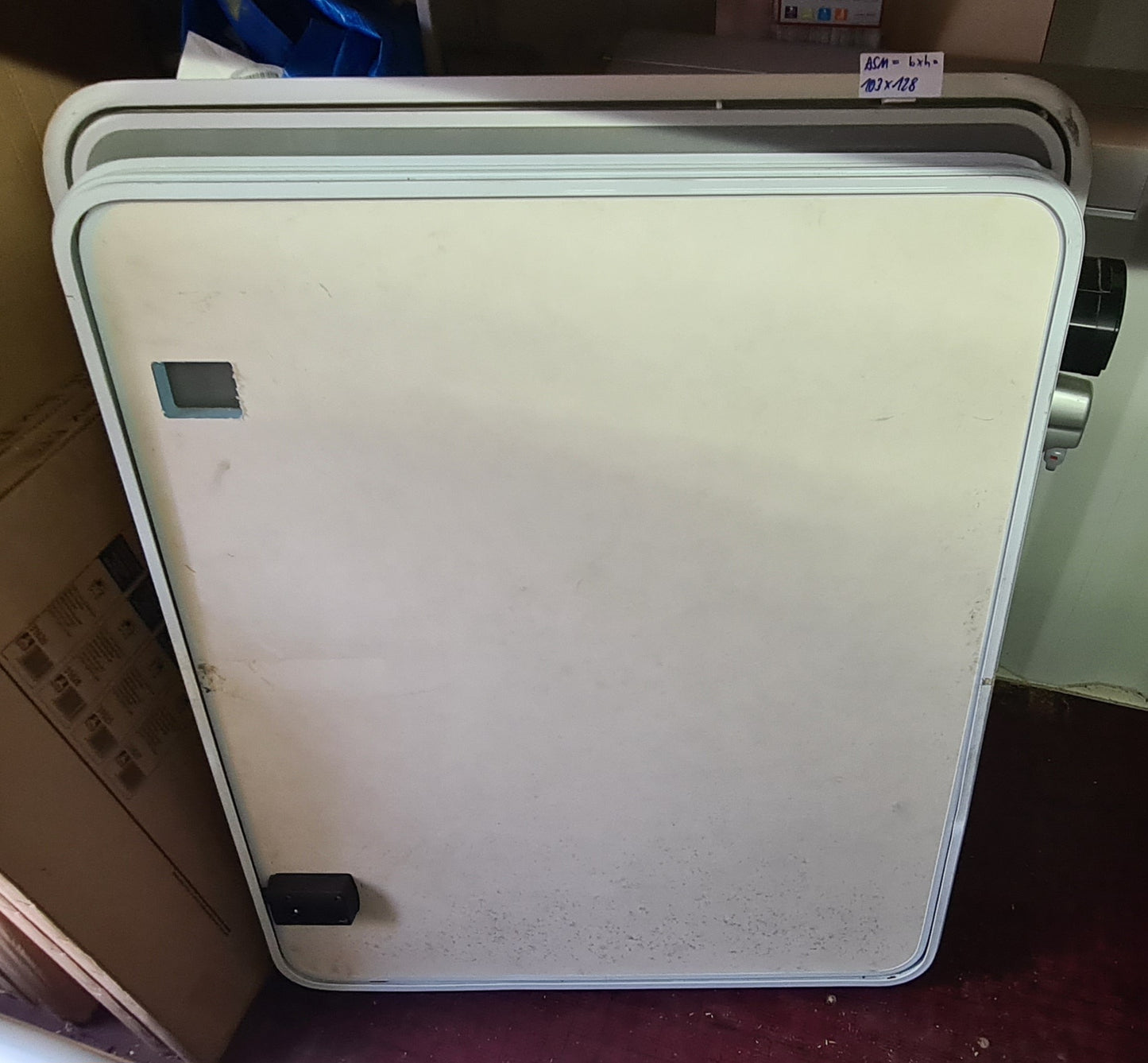 System 2000 Service-Kofferklappe / Tür der Wohnmobil Heckgarage Klappe Serviceklappe BxH = 103x122 cm / 103 x 128 cm