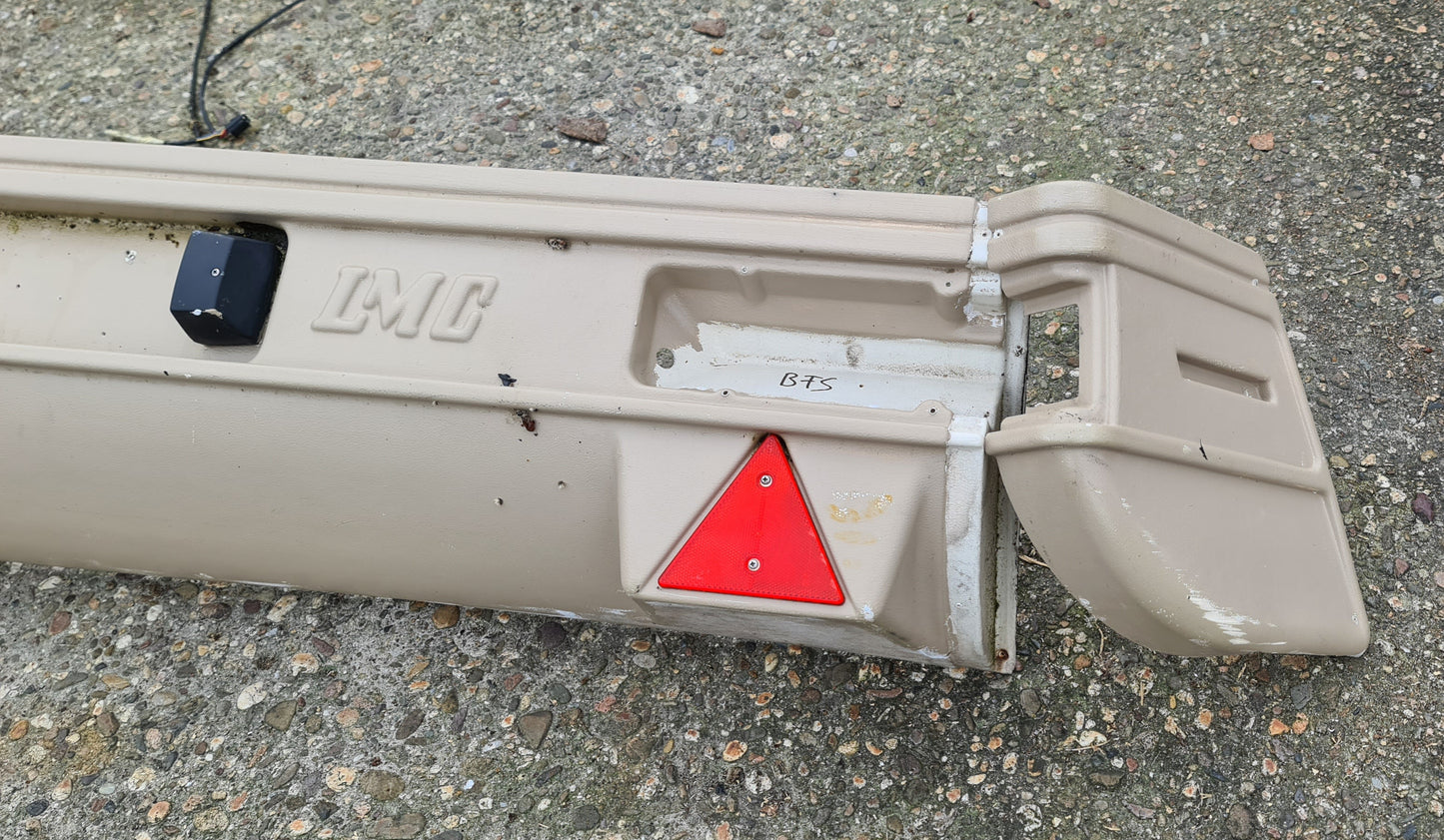 LMC 545 K Leuchtenträger Stoßstange 1994 Wohnwagen Caravan 215 cm