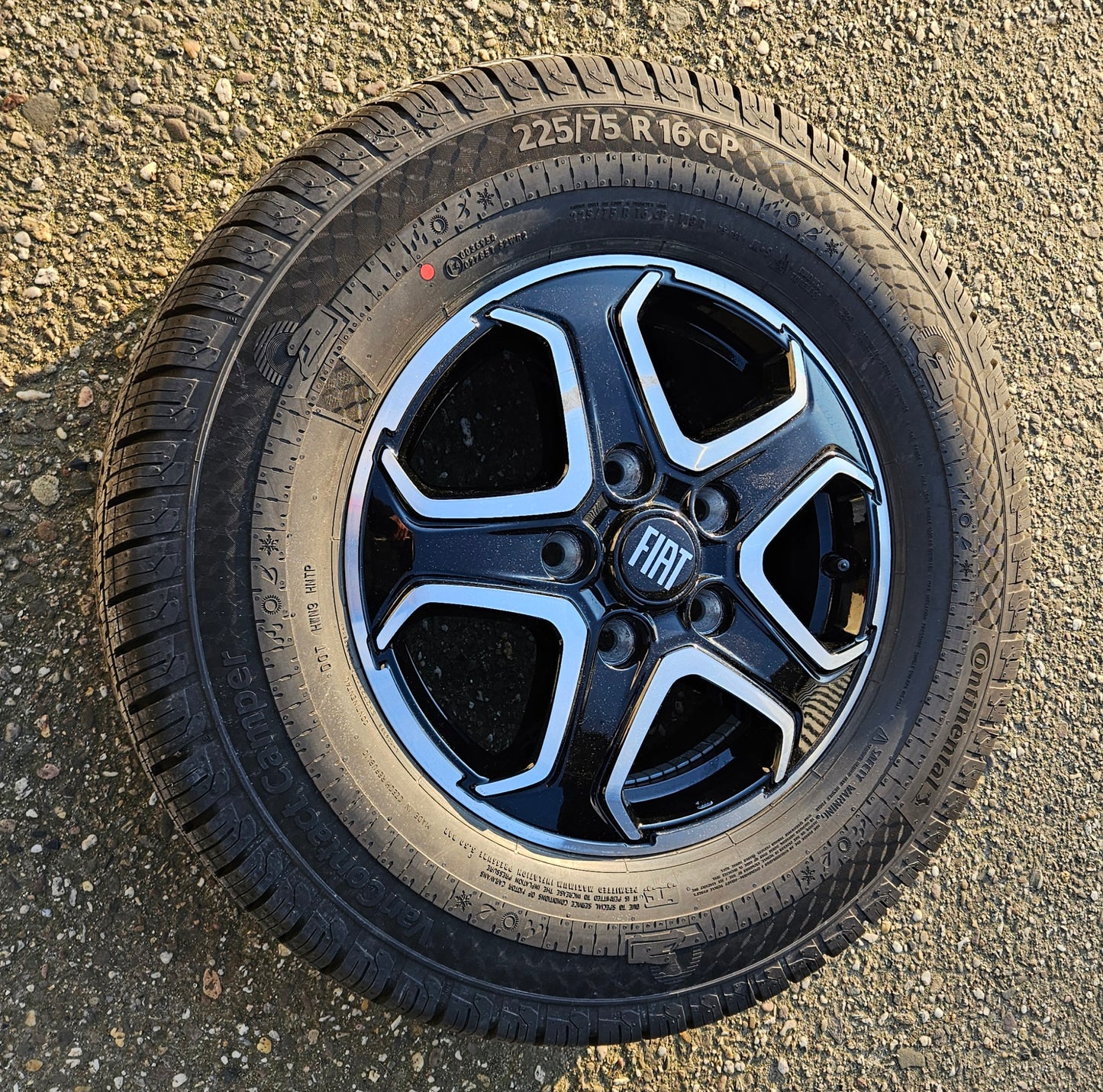 FIAT Komplettrad NEU Original Fiat Ducato 250 Maxi Heavy Chassis Alufelge MOPAR 16" 16 Zoll 6,0Jx16H2 ET 68 Lochkreis 5x130 black gloss Alloy Wheel Elektron schwarz/grau, 12022 M1 mit Michelin Reifen Agilis Camping 225/75R16 CP M+S