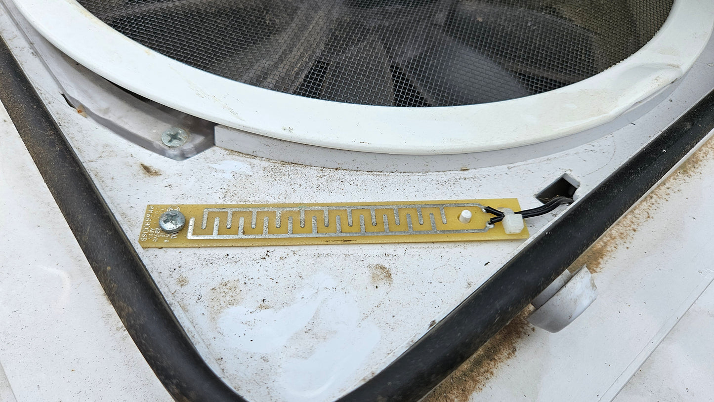 Dometic Fan Tastic Vent FA3350 Dachhaube / Dachlüfter, 40x40cm, weiß mit 12V Ventilator u. Regensensor *Gebrauchtteil*