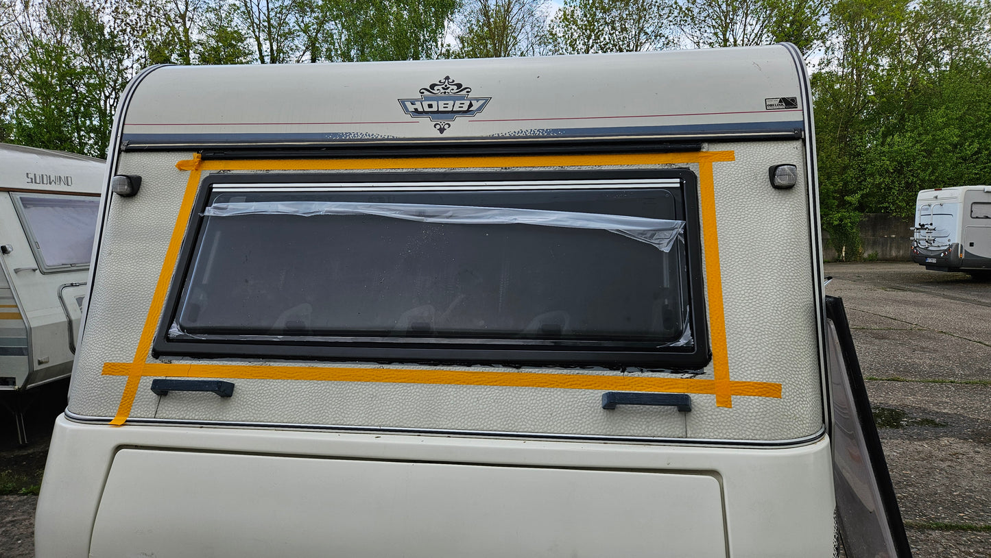 Fensterumbau von rahmenlosen, vorgehängten Fenstern auf Rahmen-Fenster ( Ausstellfenster )
