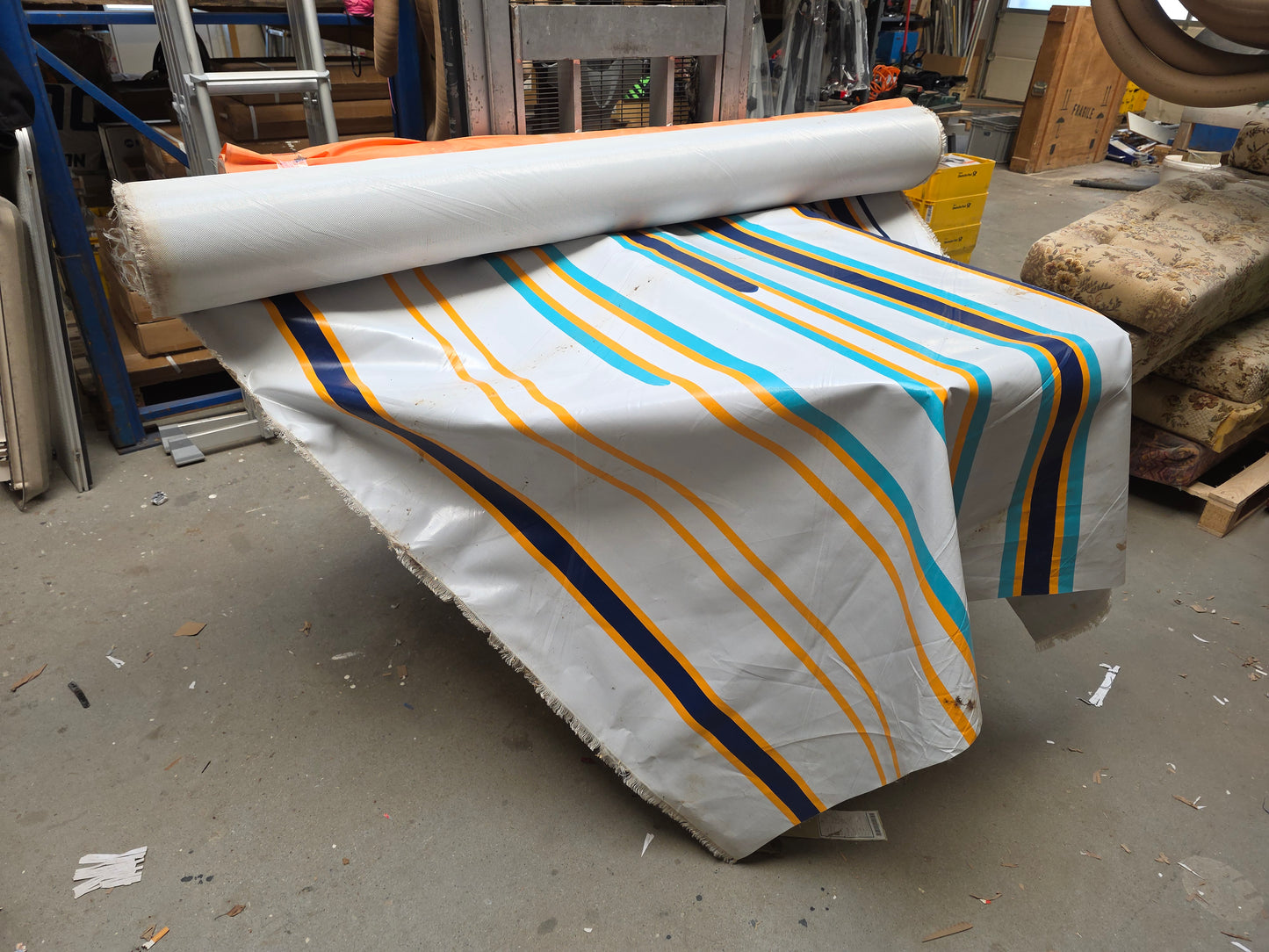 Vorzeltplane Breite: ca. 170 cm Gewicht: ca. 660 g/m² / LKW-Plane / Zeltplane