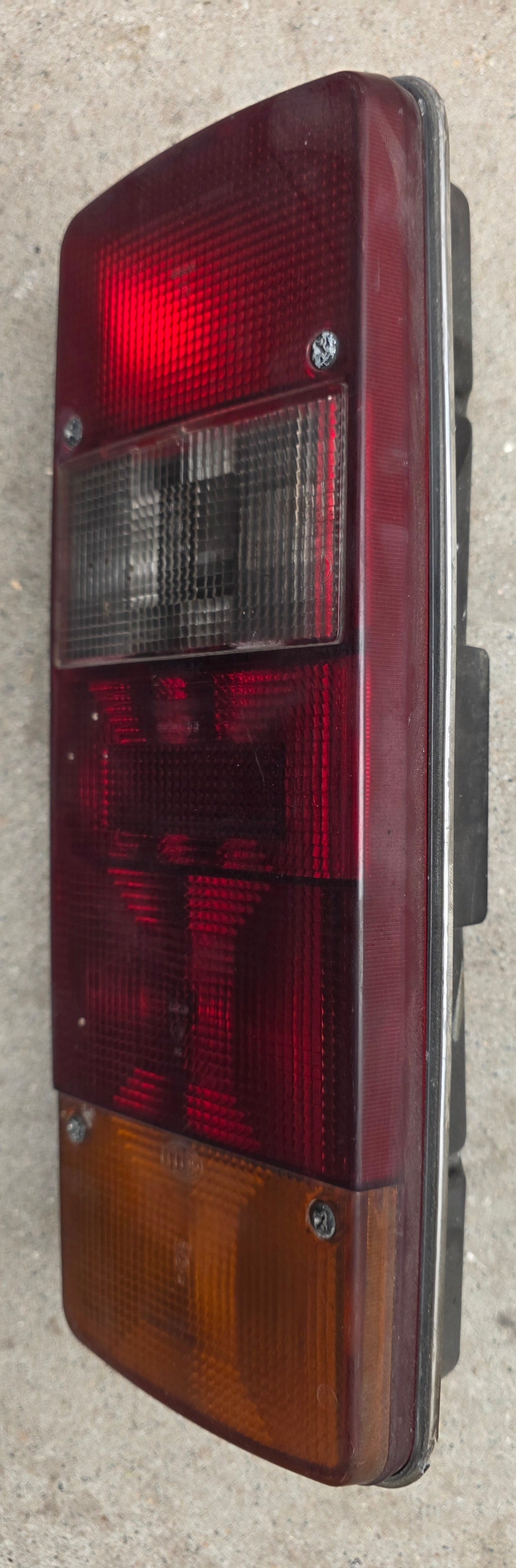 Hella Rücklicht Tail light Type 567 L/R (01377)